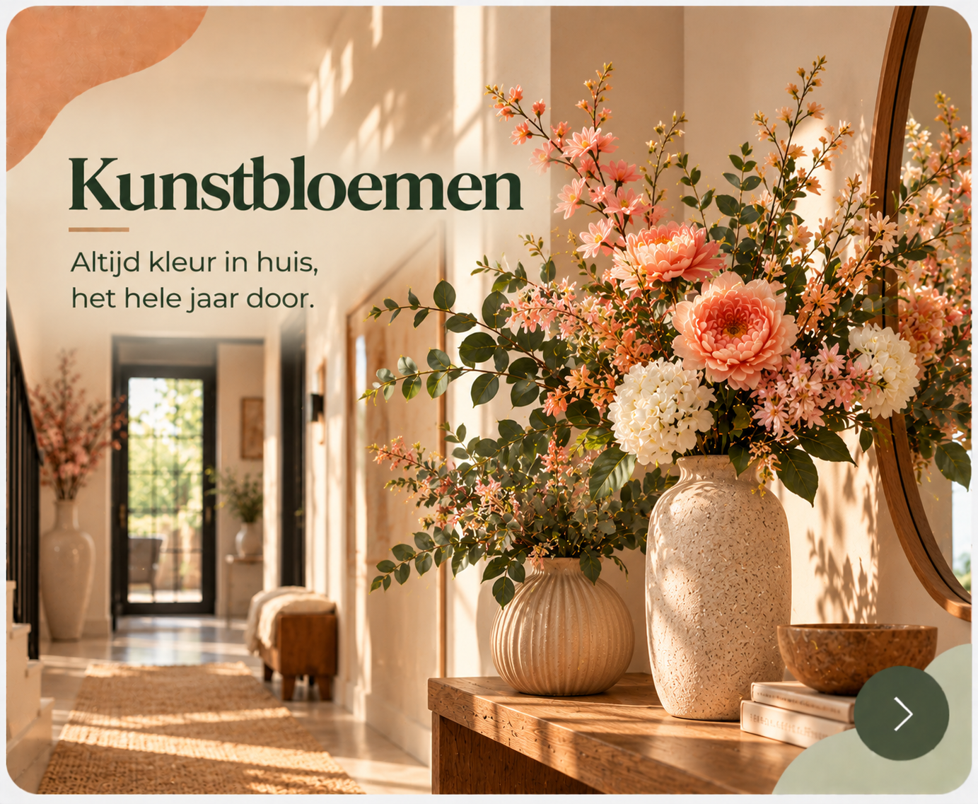 Kunstbloemen in een warme hal